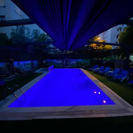 Kadeer Otel *